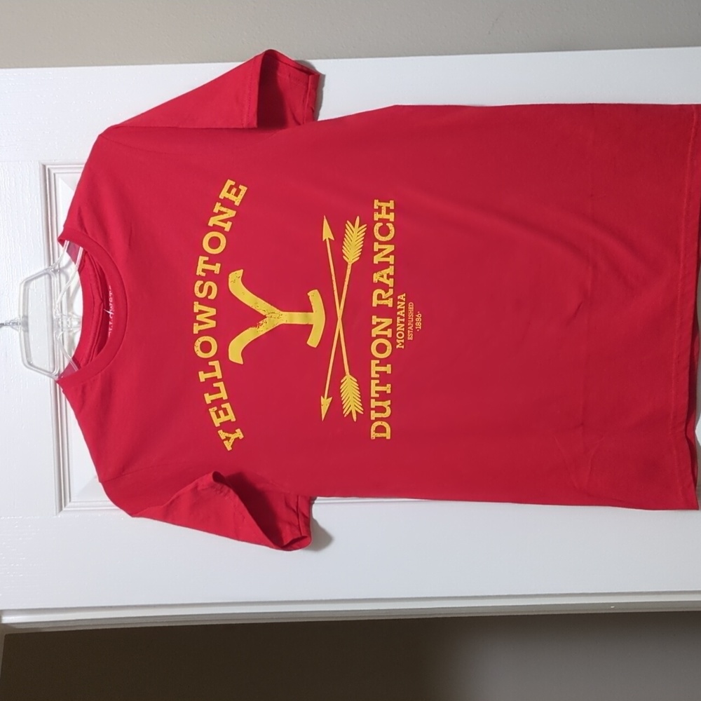 Yellowstone Dutton Ranch T-shirt size small